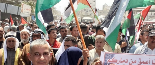 مهرجان العودة الوطني في خانيونس يؤكد التمسك بحق العودة تحت شعار: &ldquo;لن نرحل.. جذورنا أعمق من دماركم&rdquo;