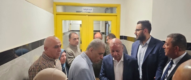 ابو هولي يتفقد مستشفى الأونروا في قلقيلية ويبحث مع المحافظ آليات تطويره والدفاع عن تفويض الوكالة 