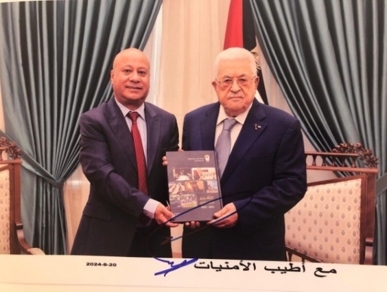 الرئيس يتسلم التقرير السنوي لدائرة شؤون اللاجئين 