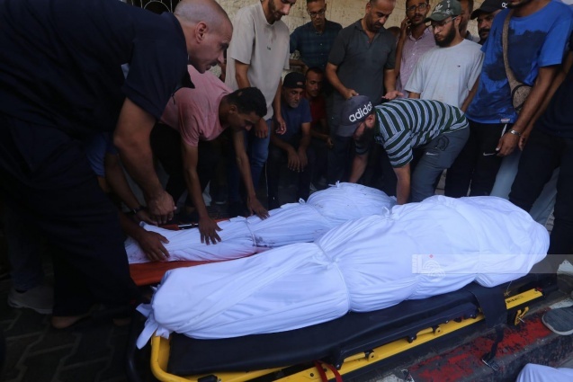 شهيدان ومصابون في قصف للاحتلال استهدف مركبة بدير البلح