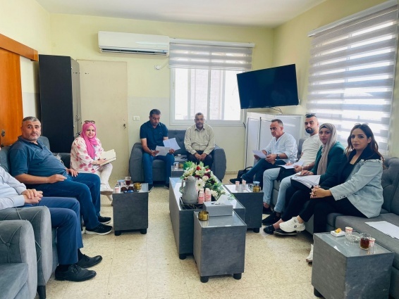 اجتماع اللجنة المكلفة بترميم منازل مخيم نور شمس لمناقشة خطط التنفيذ وآليات العمل.