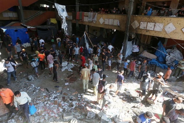 4 شهداء بقصف الاحتلال مجموعة مواطنين بحي الشيخ رضوان شمال غزة