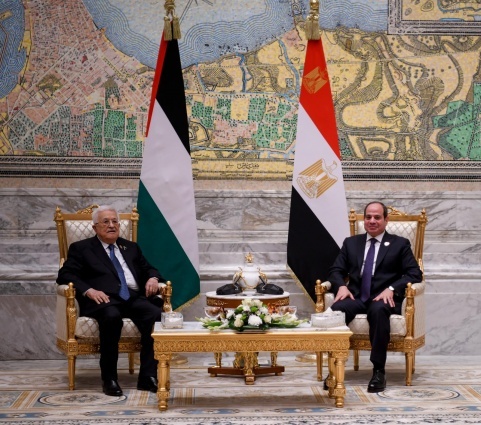 الرئيس يجتمع مع الرئيس المصري
