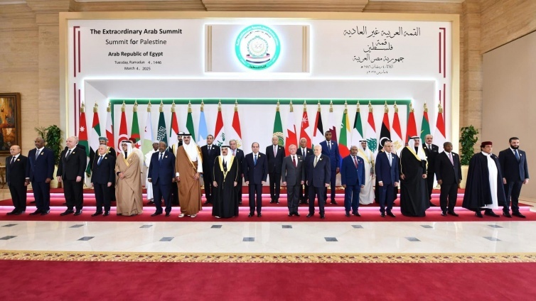 القمة العربية الطارئة تدعم الرؤية الفلسطينية في مواجهة تحديات المرحلة المقبلة
