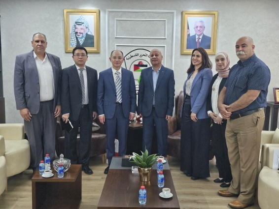 د. أبو هولي يبحث مع السفير الصيني آخر المستجدات السياسية التي تشهدها الأراضي الفلسطينية