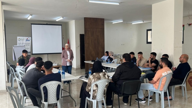 اختتام  تدريبات "البنية غير التحتية" في مخيمي الأمعري والدهيشة