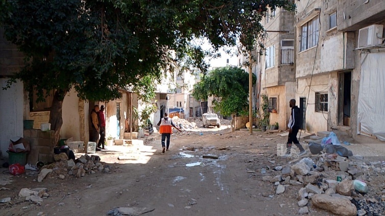 عدوان الاحتلال المتواصل على طولكرم ومخيميها يدخل يومه الـ121: حصار وتصعيد ودهم لمحلات الصرافة