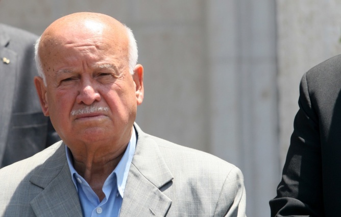 د. أبو هولي ينعى المناضل الوطني الكبير الدكتور زكريا الاغا (أبو عمار)
