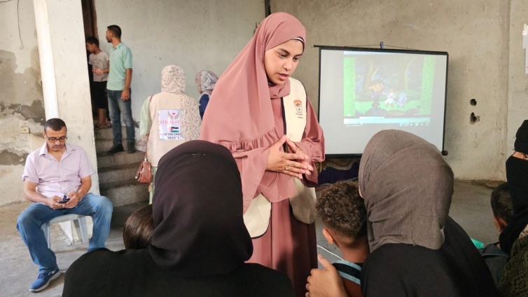 اللجنة الشعبية في مخيم المغازي تنظم يوماً طبياً وترفيهياً مميزاً للأطفال والأمهات بدعم من مؤسسة "الملائكة"
