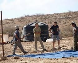 مستعمرون يسرقون خيمة ومعدات زراعية من الأغوار الشمالية  