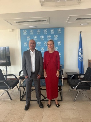 Abu Huli discusses with &ldquo;Dorothy Klaus&rdquo; the situation of Palestinian camps in Lebanon and the repercussions of UNRWA&rsquo;s financial crisis on its services to Palestinian refugees