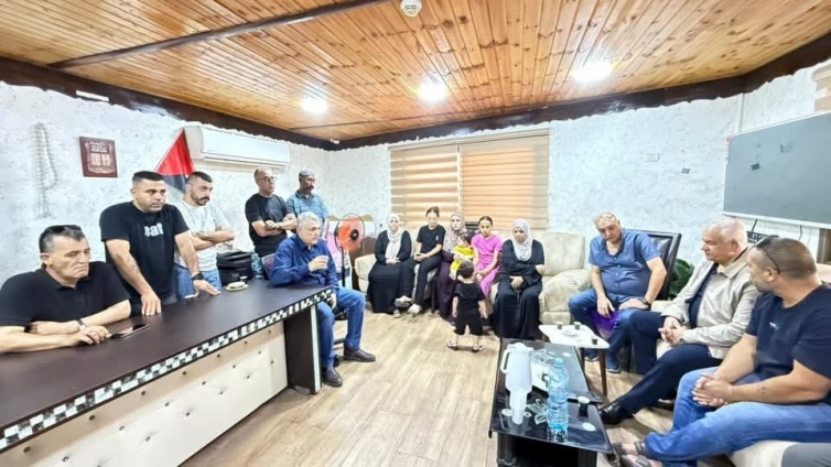 وزير الداخلية يزور سكنات النازحين في الجامعة الأمريكية ويؤكد متابعة القضايا العالقة