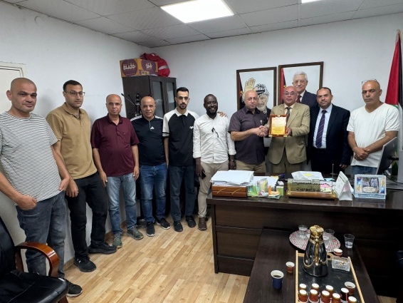 اللجنة الشعبية في مخيم طولكرم تكرّم وزارتي الأشغال العامة والحكم المحلي تقديرًا لجهودهما في خدمة النازحين