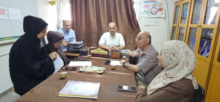 عقد لقاء تشاوري لتعزيز التعاون بين اللجنة الشعبية ومؤسسات المجتمع المدني ومراكز الإيواء في مخيم المغازي