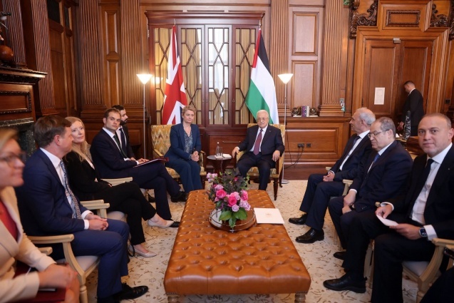 الرئيس يلتقي وزيرة خارجية المملكة المتحدة