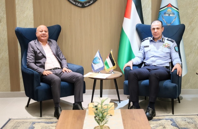 اللواء علام السقا يستقبل عضو اللجنة التنفيذية لمنظمة التحرير الفلسطينية الدكتور أحمد أبو هولي.