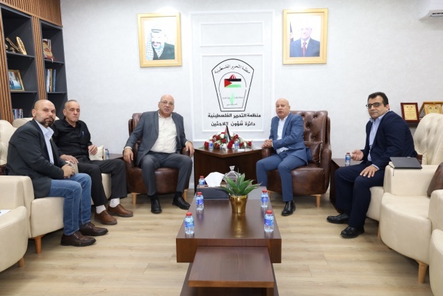 د. أبو هولي يؤكد أهمية تعزيز الشراكة مع اللجان الشعبية ويشيد بأداء لجنة مخيم الفارعة