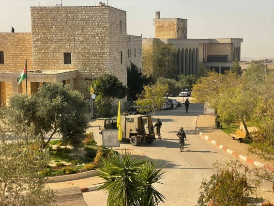 3 إصابات بالرصاص الحي خلال اقتحام الاحتلال جامعة بيرزيت