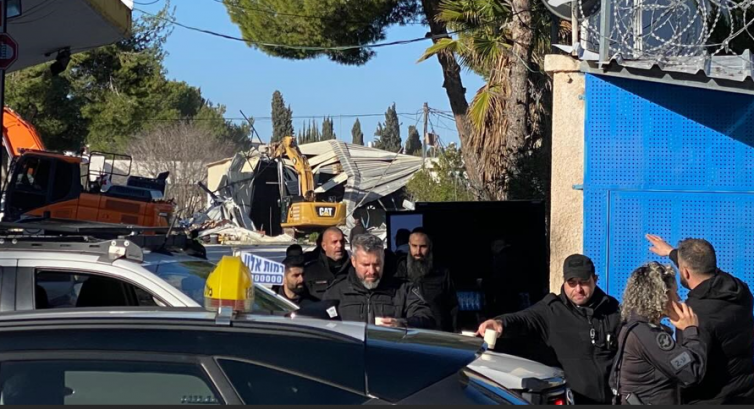 بن غفير يقود عمليات هدم منشآت داخل مقر "الأونروا" في حي الشيخ جراح بالقدس