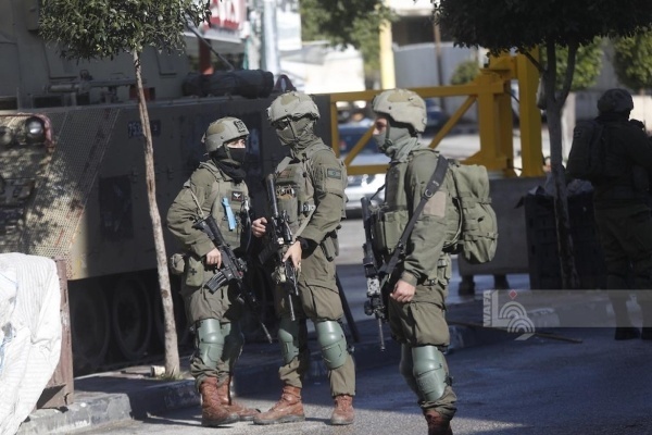 الاحتلال يواصل اقتحام فقوعة شرق جنين لليوم الرابع ويحول 9 منازل إلى ثكنات عسكرية