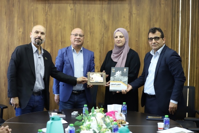 دائرة شؤون اللاجئين تكرّم الباحثتين د. رويدة أحمد وأ. رئام بدو وتؤكد أهمية توثيق الرواية الفلسطينية وصون ذاكرة المخيمات