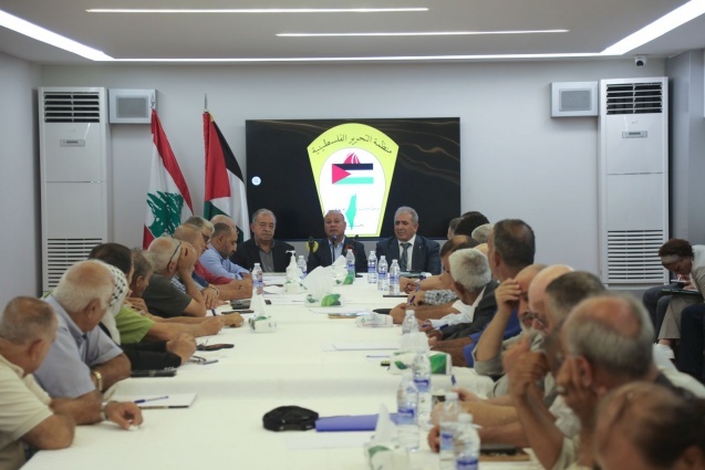 أبو هولي يضع اللجان الشعبية في المخيمات الفلسطينية بلبنان في صورة التحركات السياسية لحماية الأونروا وتعزيز صمود اللاجئين