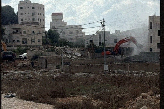 الاحتلال يهدم منزلا من طابقين في نابلس