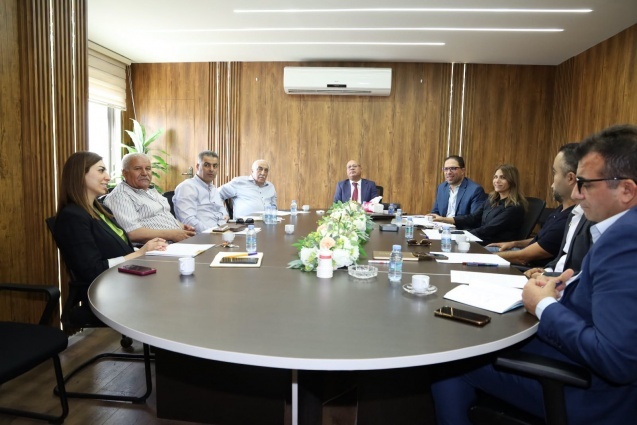 أبو هولي يبحث مع لجنة اللاجئين في ثوري فتح سبل حماية قضية اللاجئين ومواجهة استهداف الأونروا والمخيمات